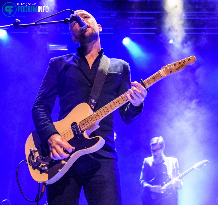 Douwe Bob op Douwe Bob - 05/11 - Effenaar foto