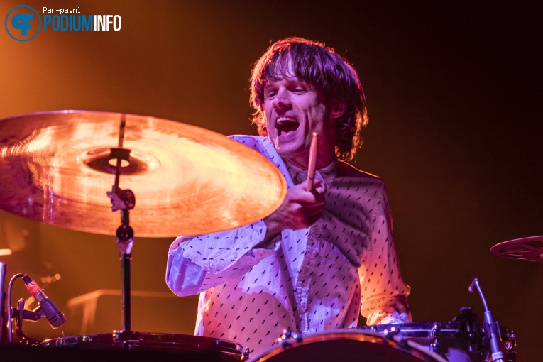 Deerhoof op Red Hot Chili Peppers - 08/11 - Ziggo Dome foto