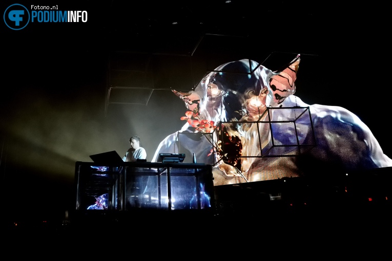 Flume (AUS) op Flume - 04/11 - Heineken Music Hall foto