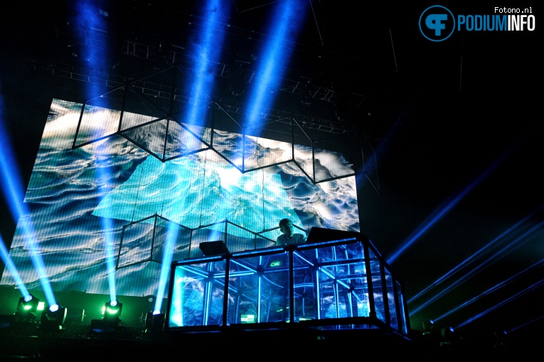 Flume (AUS) op Flume - 04/11 - Heineken Music Hall foto