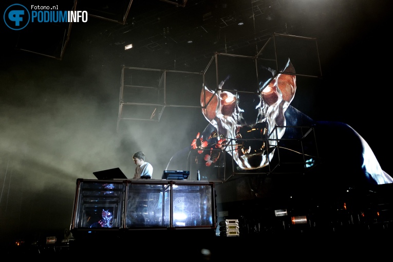 Flume (AUS) op Flume - 04/11 - Heineken Music Hall foto