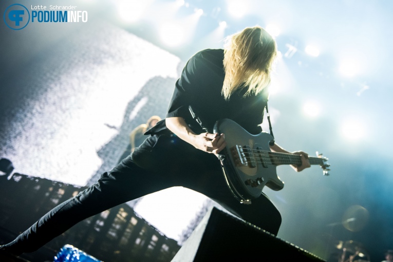 Bring Me The Horizon op Bring Me The Horizon - 13/11 - Heineken Music Hall foto
