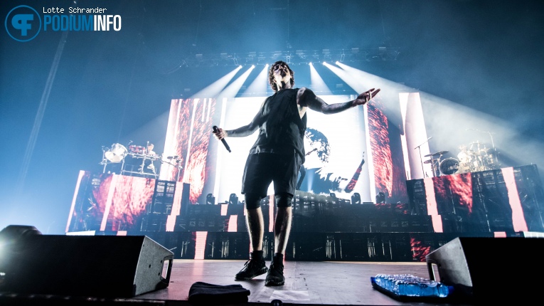 Bring Me The Horizon op Bring Me The Horizon - 13/11 - Heineken Music Hall foto