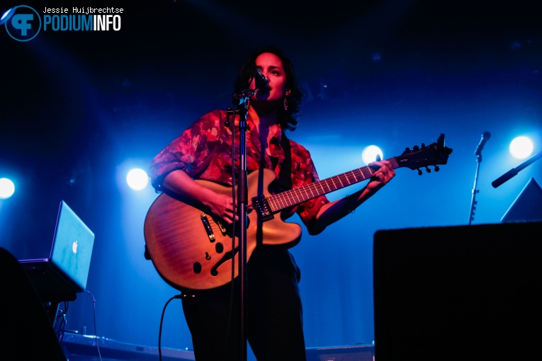 Francesca Pichel op The Veils - 24/11 - Melkweg foto