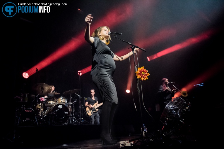 Selah Sue op Selah Sue - 7/12 - TivoliVredenburg foto