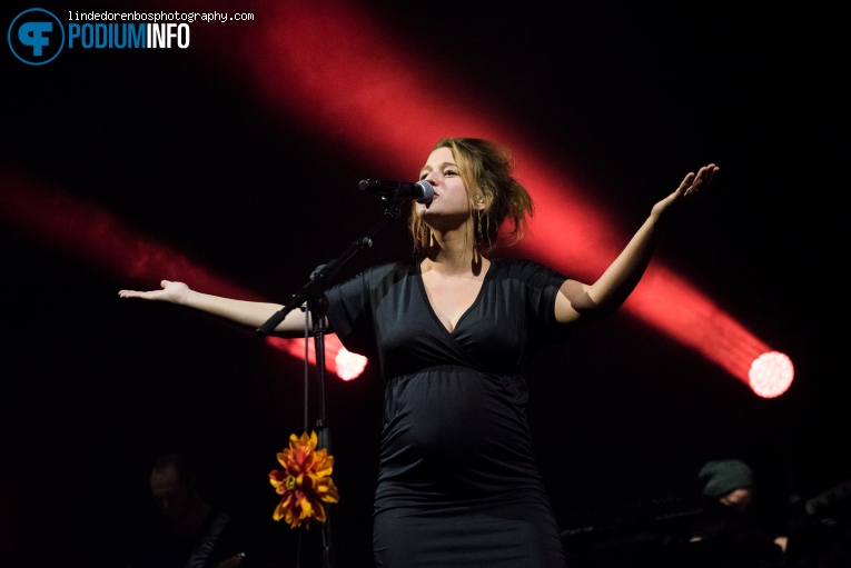Selah Sue op Selah Sue - 7/12 - TivoliVredenburg foto