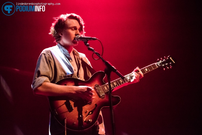 Mike Wyatt op Selah Sue - 7/12 - TivoliVredenburg foto