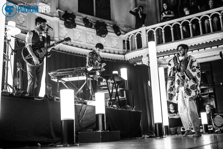 Oscar And The Wolf op Oscar and the Wolf - 8/12 - Paradiso foto