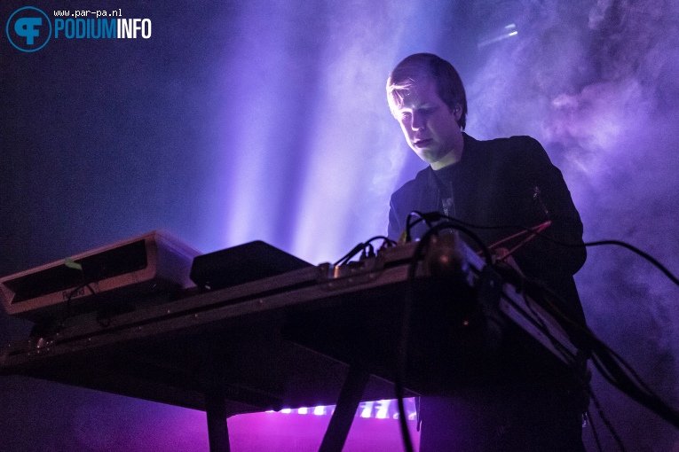 CUT_ op CUT / Lakshmi - 8/12 - Patronaat foto