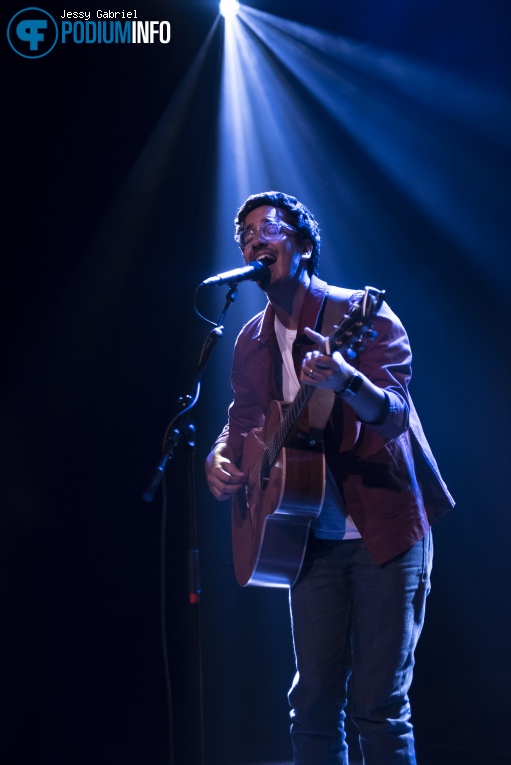 Luke Sital-Singh op 7 Layers Sessions - 19/11 - Oosterpoort foto