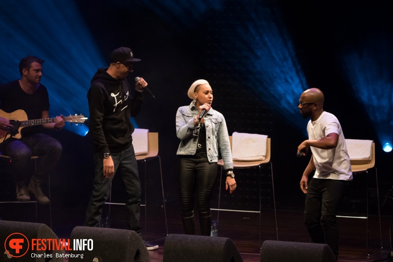 Postmen op Songbird Festival - Zaterdag foto