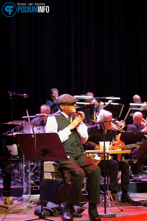 Al Jarreau op Al Jarreau / NDR Big Band - 27/11 - De Oosterpoort foto