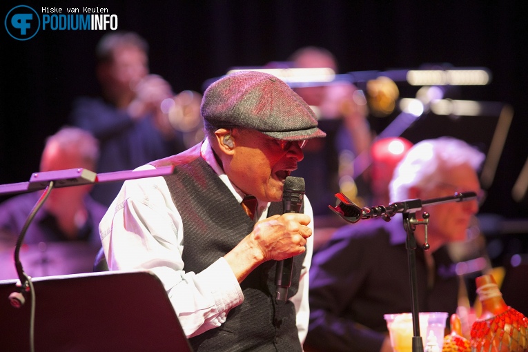 Al Jarreau op Al Jarreau / NDR Big Band - 27/11 - De Oosterpoort foto