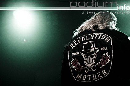 Revolution Mother op Funeral for a friend - 7/10 - Melkweg foto