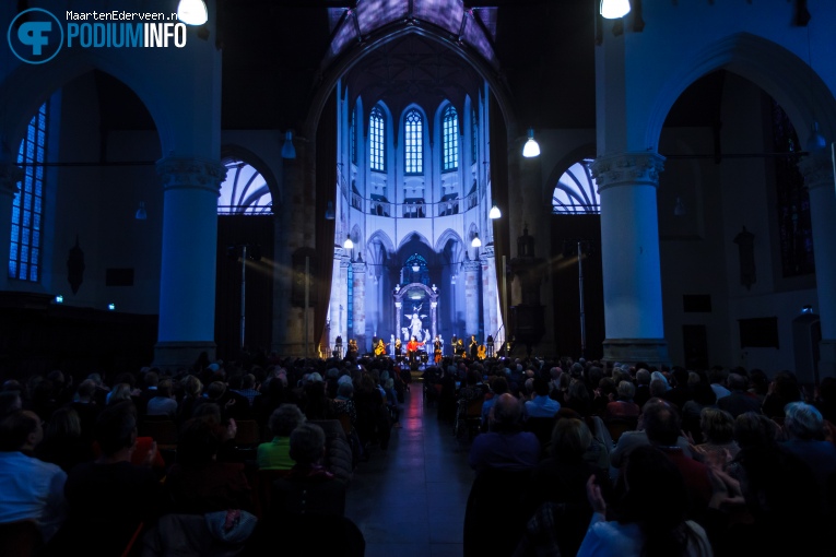 Herman van Veen op Herman van Veen Kerstconcert - 18/12 - Grote Kerk Den Haag foto