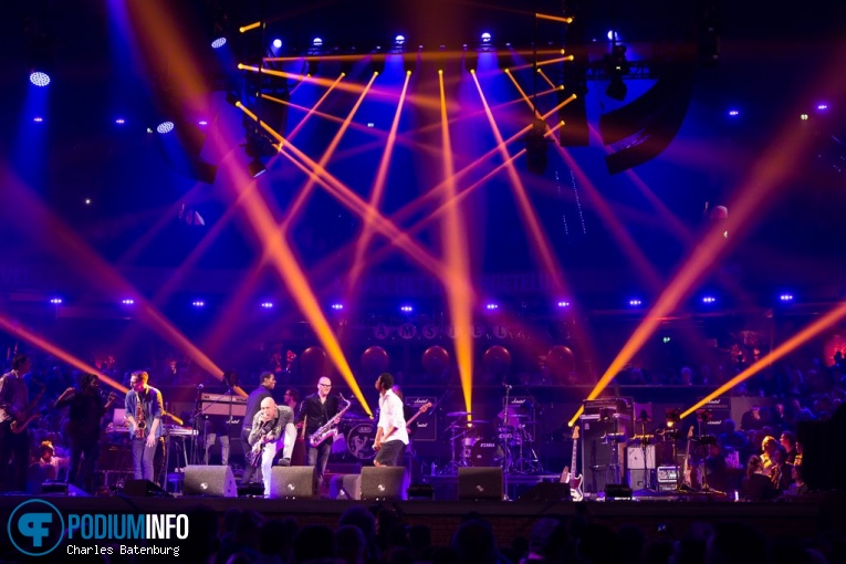 Typhoon op Vrienden van Amstel Live! 19/01 Ahoy foto
