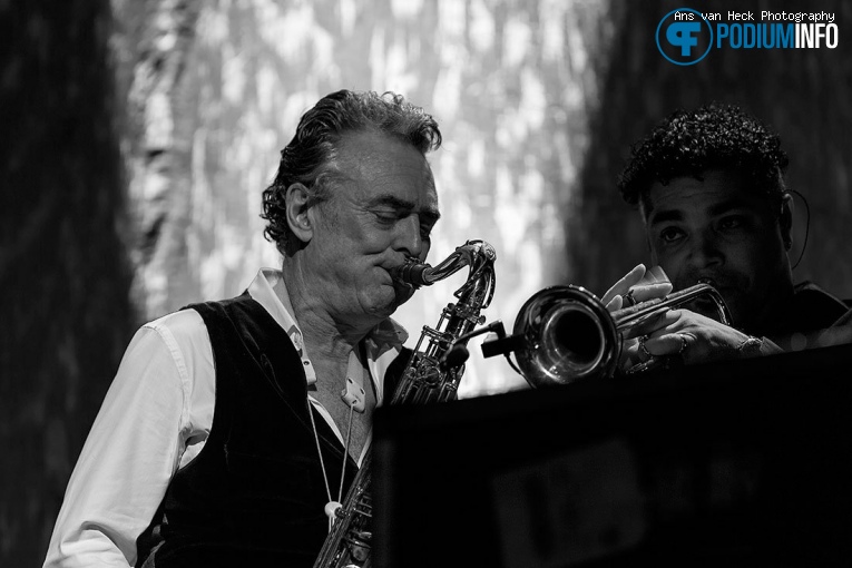 UB40 op UB40 - 09/02 - TivoliVredenburg foto