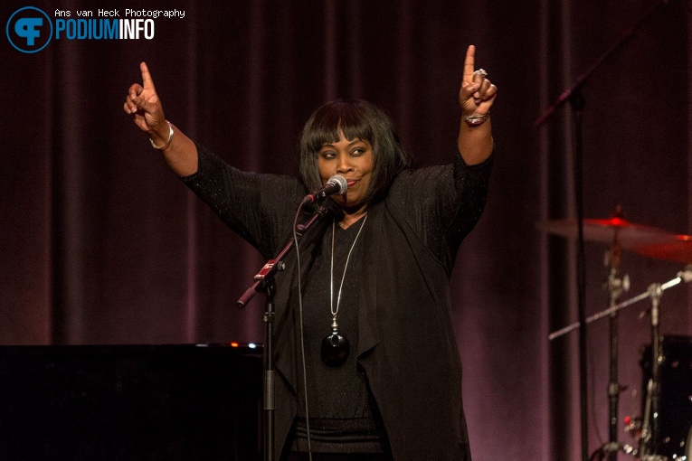Ruby Turner op Jools Holland met Louise Marshall en Ruby Turner foto