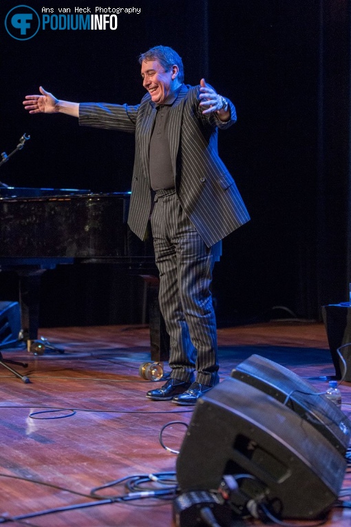 Jools Holland & His R&B Orchestra op Jools Holland met Louise Marshall en Ruby Turner foto