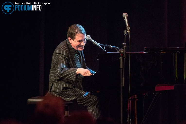 Jools Holland & His R&B Orchestra op Jools Holland met Louise Marshall en Ruby Turner foto