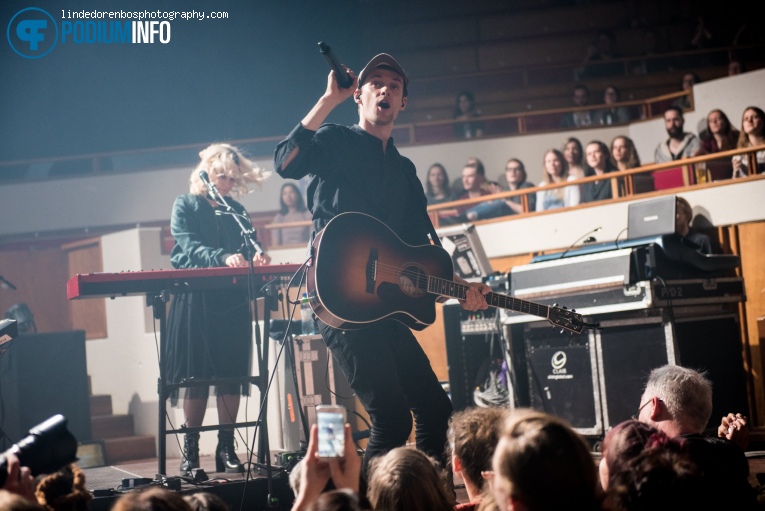 Walking On Cars op Walking On Cars - 13/03 - TivoliVredenburg foto