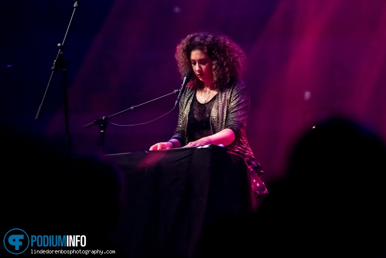 Walking On Cars - 13/03 - TivoliVredenburg foto