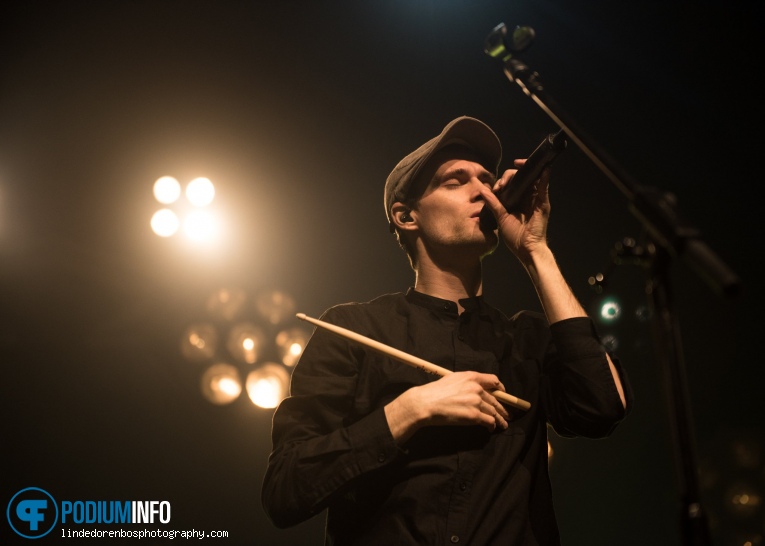 Walking On Cars op Walking On Cars - 13/03 - TivoliVredenburg foto