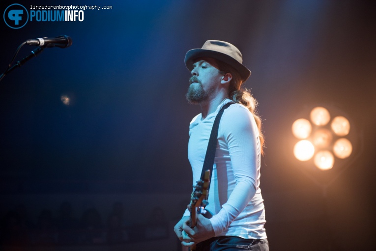 Walking On Cars op Walking On Cars - 13/03 - TivoliVredenburg foto
