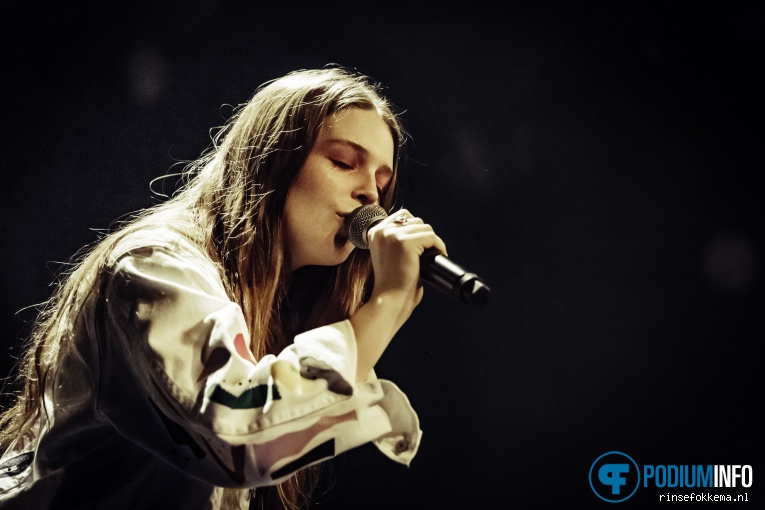 Maggie Rogers op Maggie Rogers - 02/03 - Paradiso Noord foto