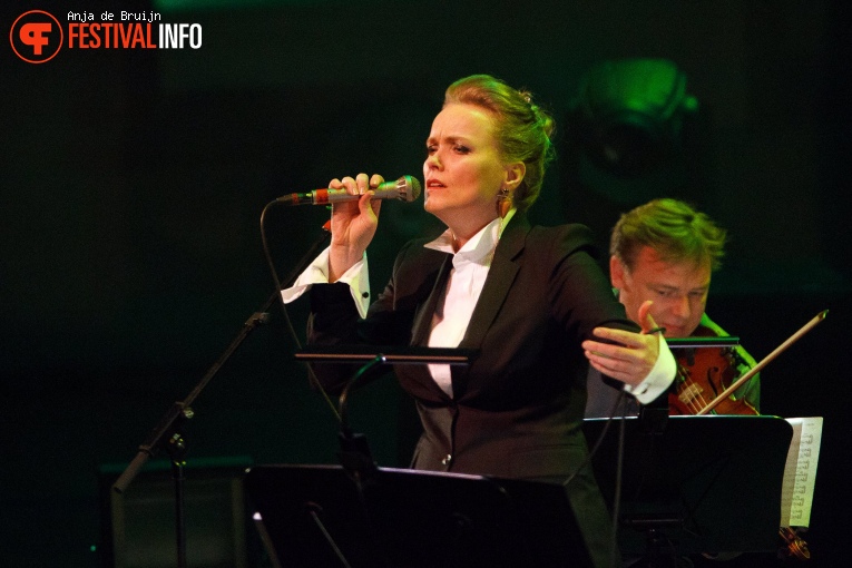 Ane Brun op Cross-linx Rotterdam 2017 foto