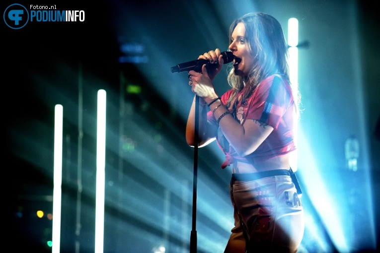 Tove Lo op Tove Lo - 08/03 - Melkweg foto