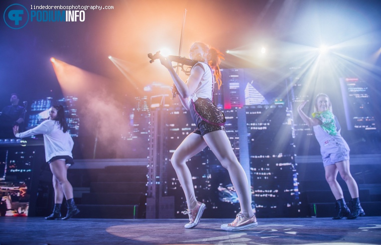 Lindsey Stirling op Lindsey Stirling - 17/03 - 013 foto