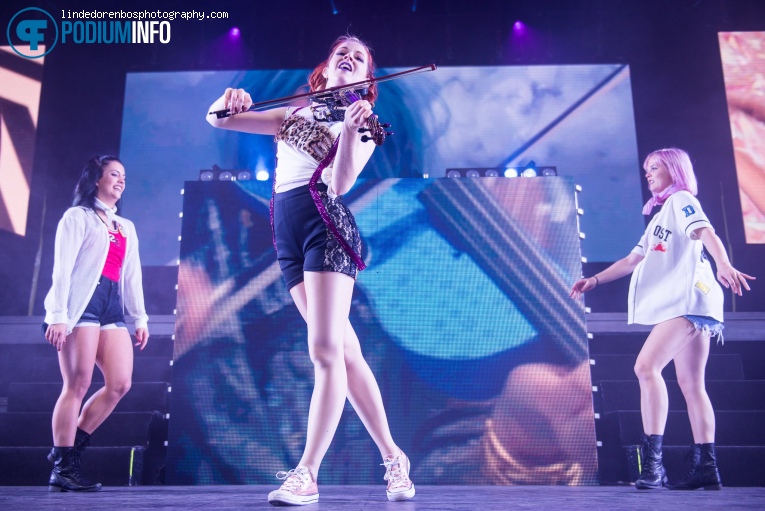 Lindsey Stirling op Lindsey Stirling - 17/03 - 013 foto