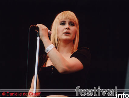 Anouk op Bospop 2003 foto