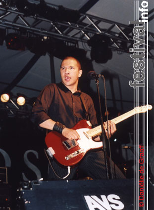 Danko Jones op Bospop 2003 foto