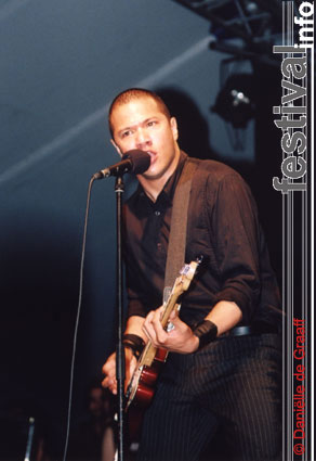 Danko Jones op Bospop 2003 foto