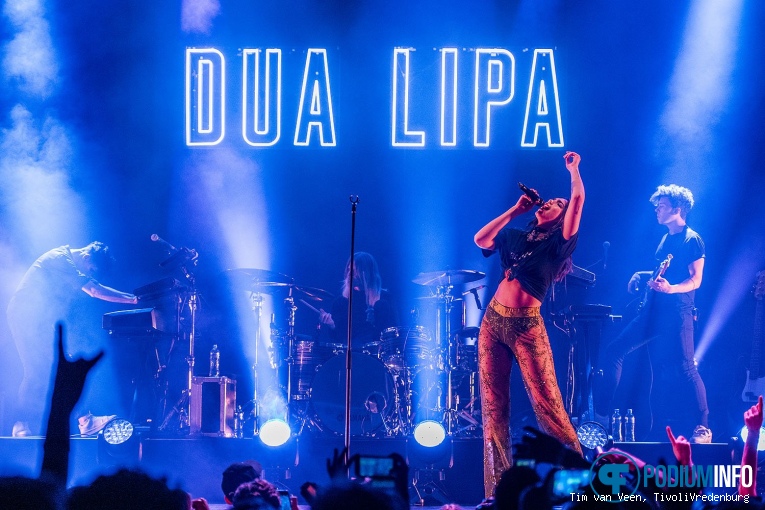 Dua Lipa op Dua Lipa - 10/4 - TivoliVredenburg foto