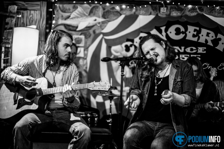 The Grand East op The Grand East - 15/04 - Paradiso foto