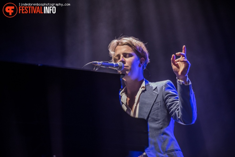 Tom Odell op Paaspop Schijndel 2017 - Zaterdag foto