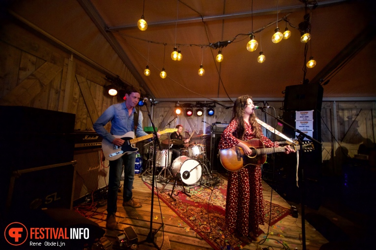 Whitney Rose op Paaspop Schijndel 2017 - Zondag foto