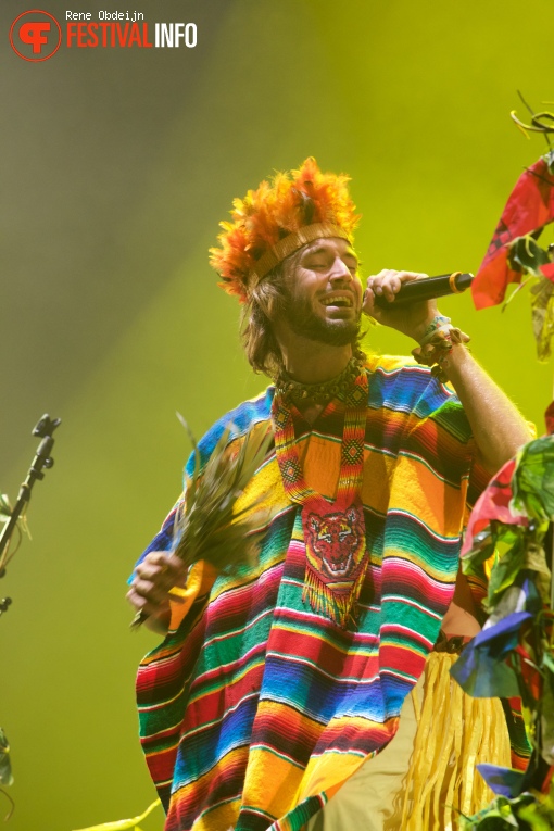 Crystal Fighters op Paaspop Schijndel 2017 - Zondag foto