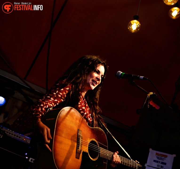 Whitney Rose op Paaspop Schijndel 2017 - Zondag foto