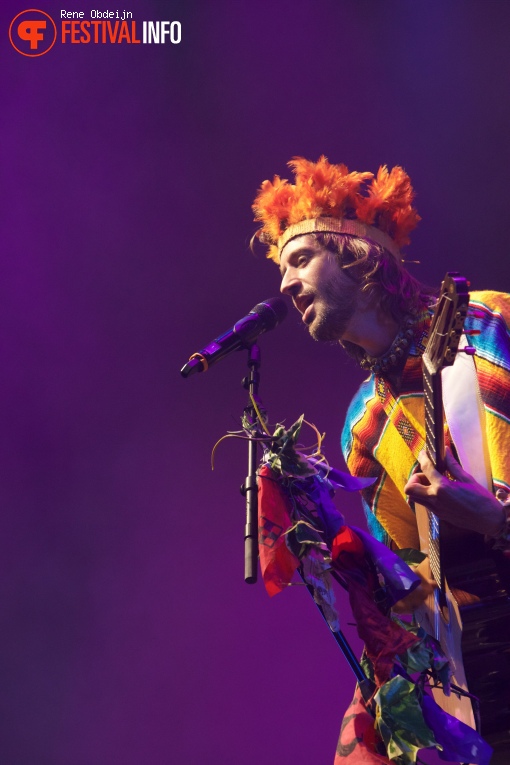 Crystal Fighters op Paaspop Schijndel 2017 - Zondag foto