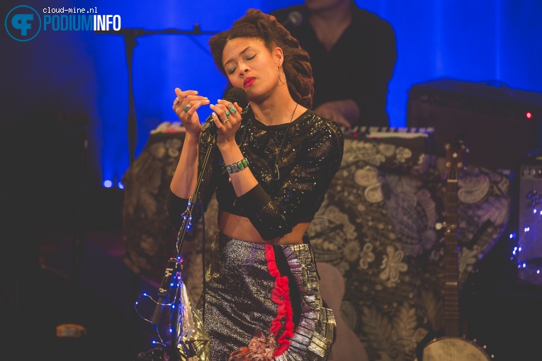 Valerie June op Valerie June - 01/05 - TivoliVredenburg foto
