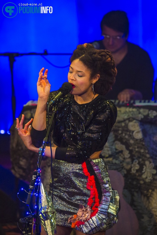Valerie June op Valerie June - 01/05 - TivoliVredenburg foto