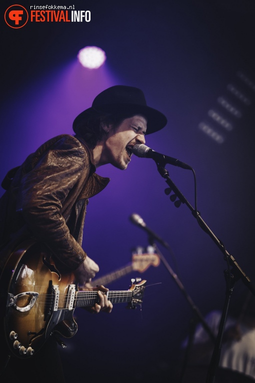 Son Mieux op Bevrijdingsfestival Overijssel foto