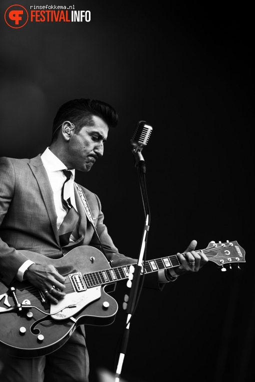 Danny Vera op Bevrijdingsfestival Overijssel foto