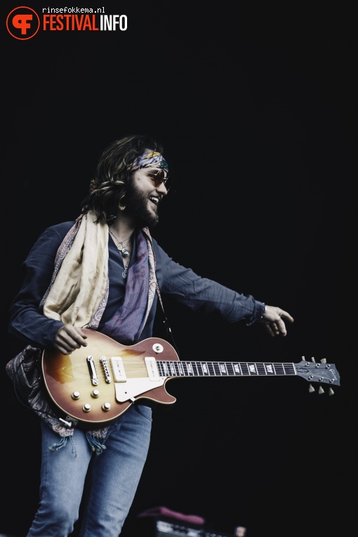 Jett Rebel op Bevrijdingsfestival Overijssel foto
