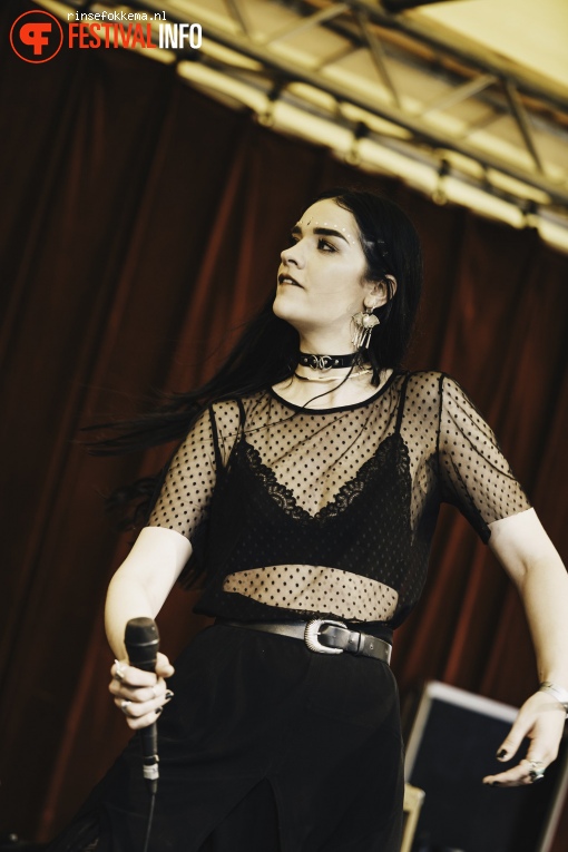 Chayah op Bevrijdingsfestival Overijssel foto