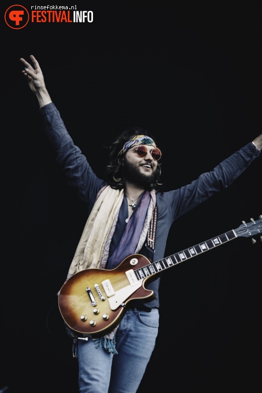 Jett Rebel op Bevrijdingsfestival Overijssel foto